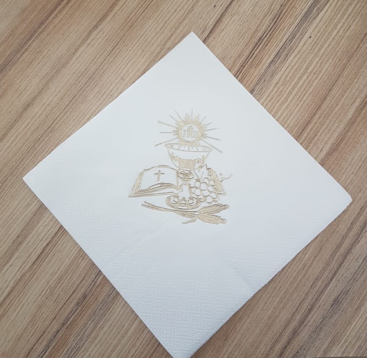 serwetki złoty kielich, hostia, otwarte pismo św. winogrono, kłosy zboża KSS05.jpg