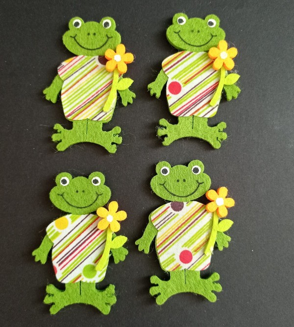 żabki filcowe w  paski.jpeg